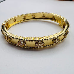 Gold Clover set Bracelet ring