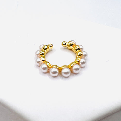 Pearl earcuff